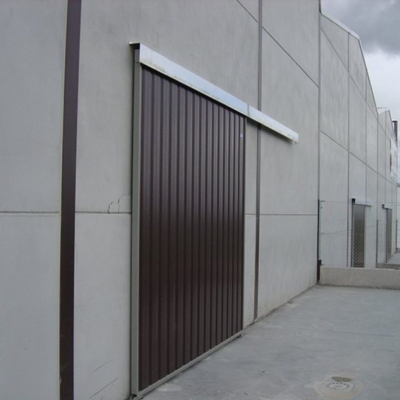 Industrial-puerta-corredera-suspendida